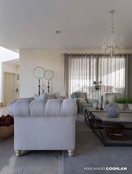 Proyecto Almendros, MARIANGEL COGHLAN MARIANGEL COGHLAN Modern living room