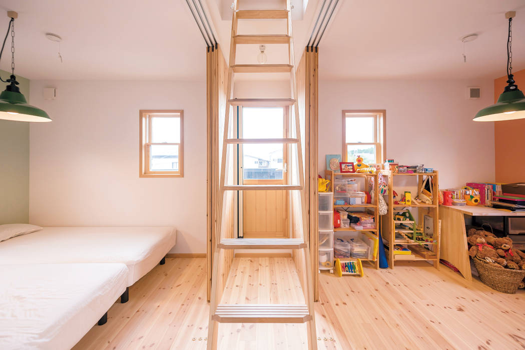 御殿場市 I邸, HAPTIC HOUSE HAPTIC HOUSE Asian style nursery/kids room Wood Wood effect