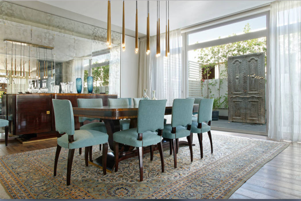 Dining room By Hedayat Ltd Eclectic style dining room Artdeco,vintage,antique,mirrorwall,persianrug,antiquedoor