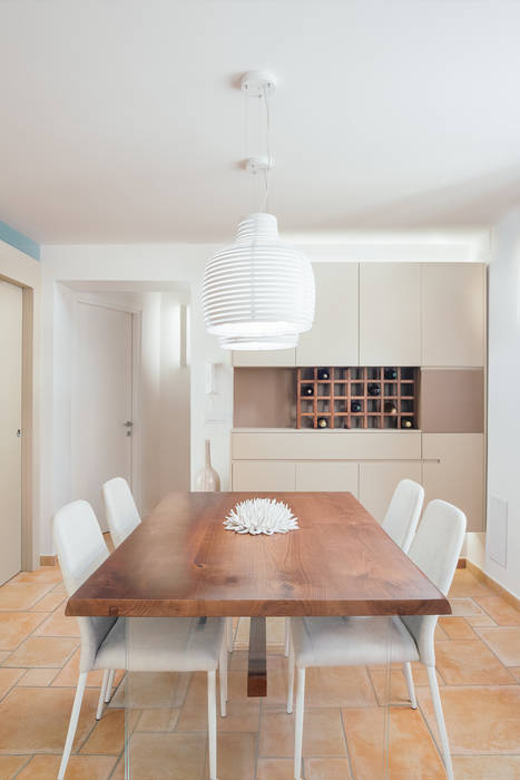 Casa A+M, manuarino architettura design comunicazione manuarino architettura design comunicazione Modern Dining Room Wood Beige