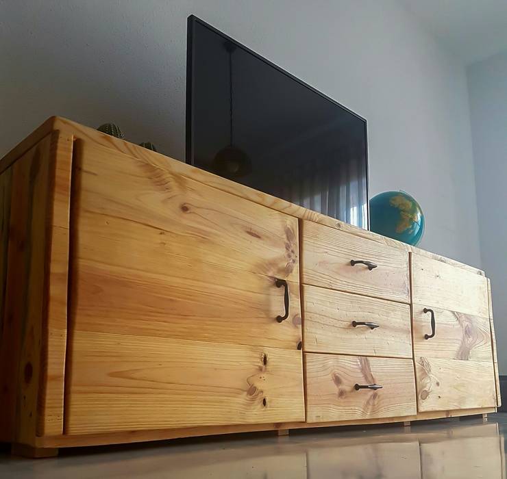 Mueble TV - Junín MIDECO mobiliario y decoracion Comedores rústicos Madera Acabado en madera Vitrinas y cajoneras