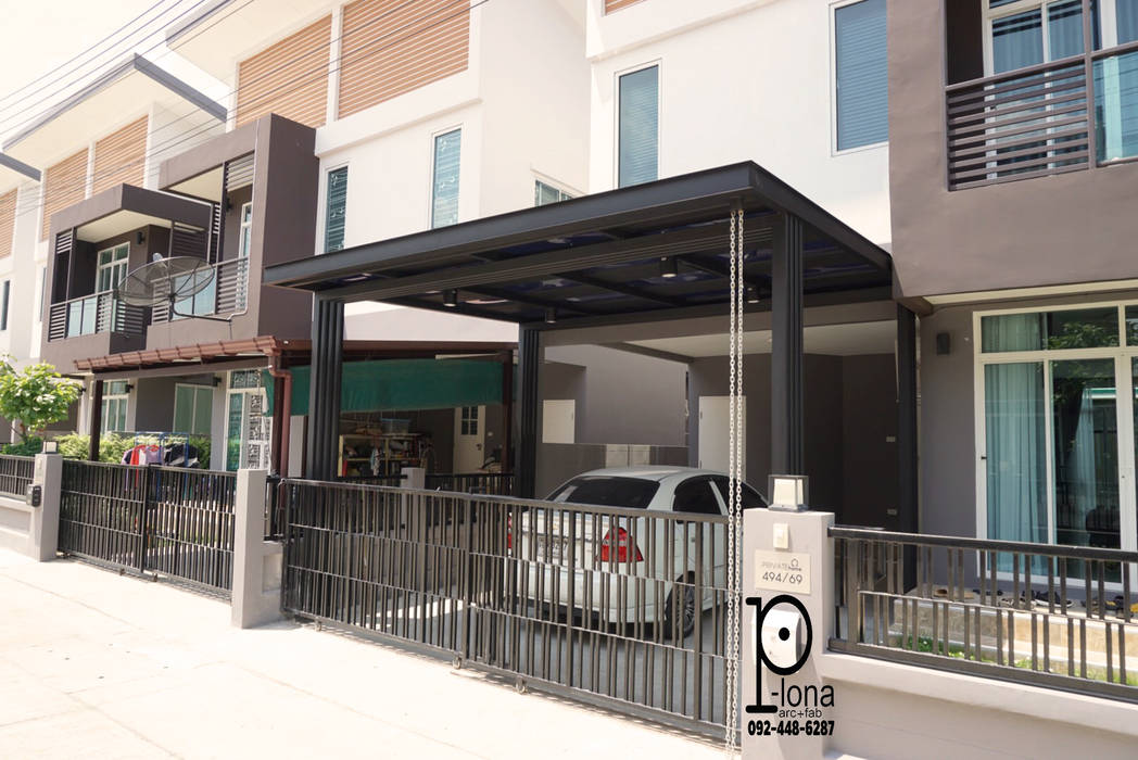 โรงจอดรถหลังคาโพลี่คาร์บอเนตแผ่นตันเรียบ, P-lona P-lona Modern garage/shed Iron/Steel