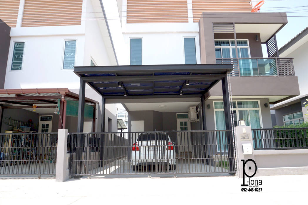 โรงจอดรถหลังคาโพลี่คาร์บอเนตแผ่นตันเรียบ, P-lona P-lona Modern garage/shed Iron/Steel