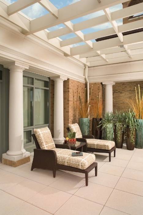 Penthouse Posh - Terrace Lounge Lorna Gross Interior Design Modern balcony, veranda & terrace