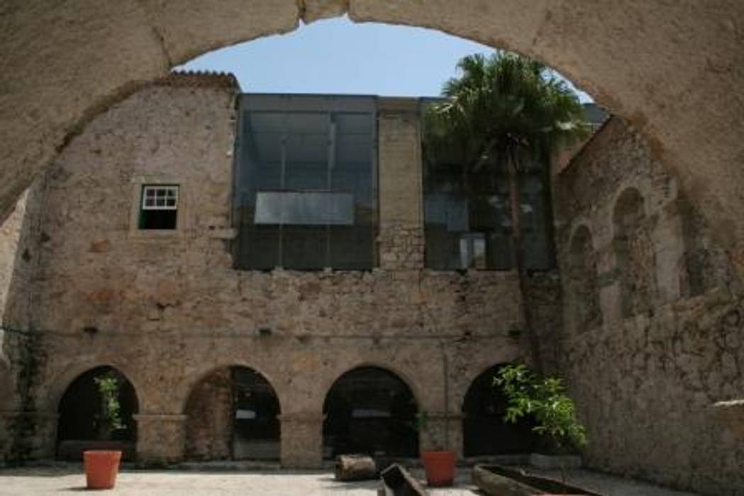 Museu de Arqueologia e Etnologia da Universidade Federal do Paraná, Dalle Molle & Raphalski Engenheiros Associados Dalle Molle & Raphalski Engenheiros Associados Commercial spaces Bricks Clinics