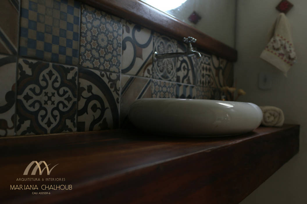 CASA DA FAZENDA, Mariana Chalhoub Mariana Chalhoub Colonial style bathroom