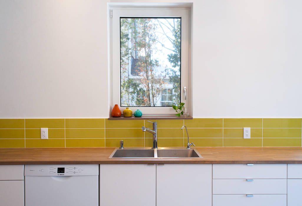 Guelph Deep Energy Retrofit, Solares Architecture Solares Architecture Dapur Minimalis