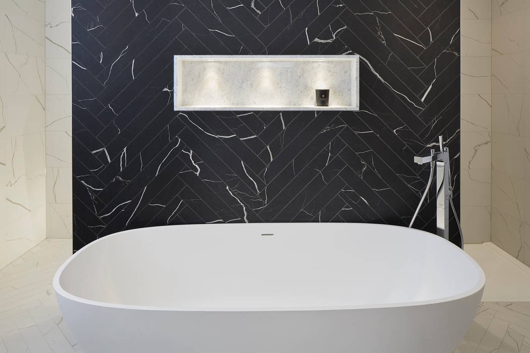 Black and White Bathroom Jigsaw Interior Architecture & Design Minimalist bathroom Marble