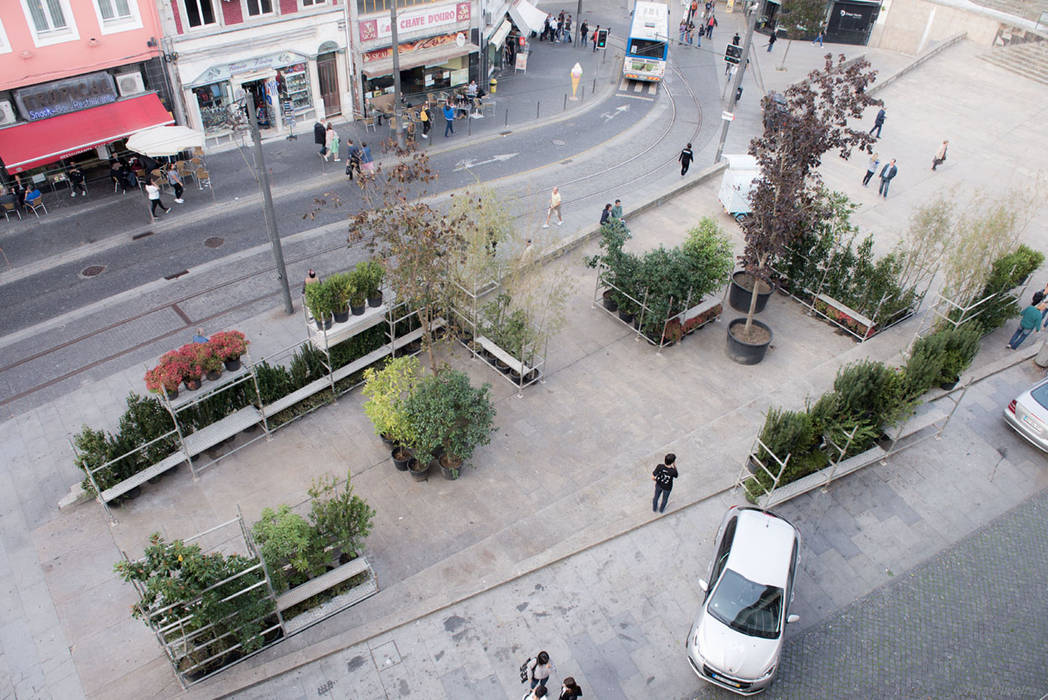 Praça pós-intervenção Jardins ecléticos por STILL urban design Eclético