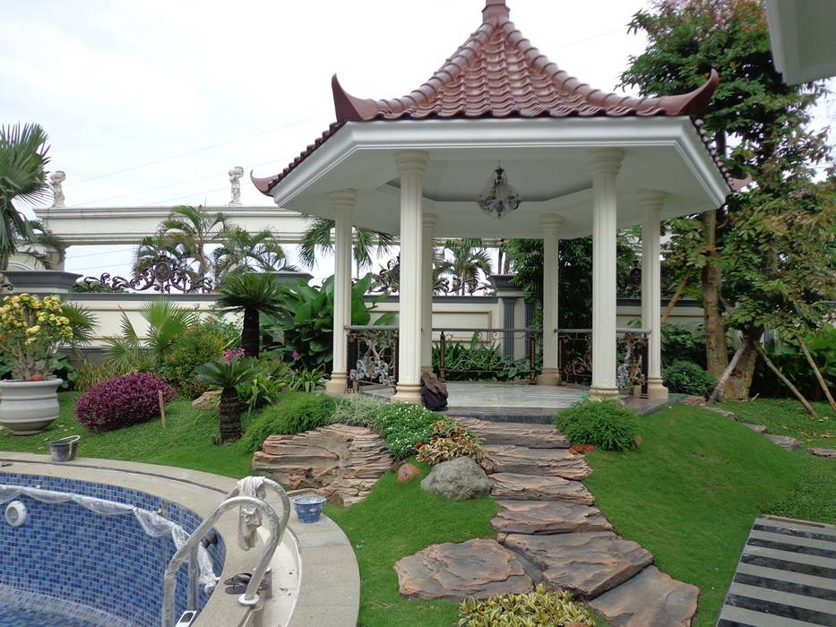 Jasa Taman Surabaya, TUKANG TAMAN SURABAYA - jasataman.co.id TUKANG TAMAN SURABAYA - jasataman.co.id Jardines de estilo minimalista Plantas y flores