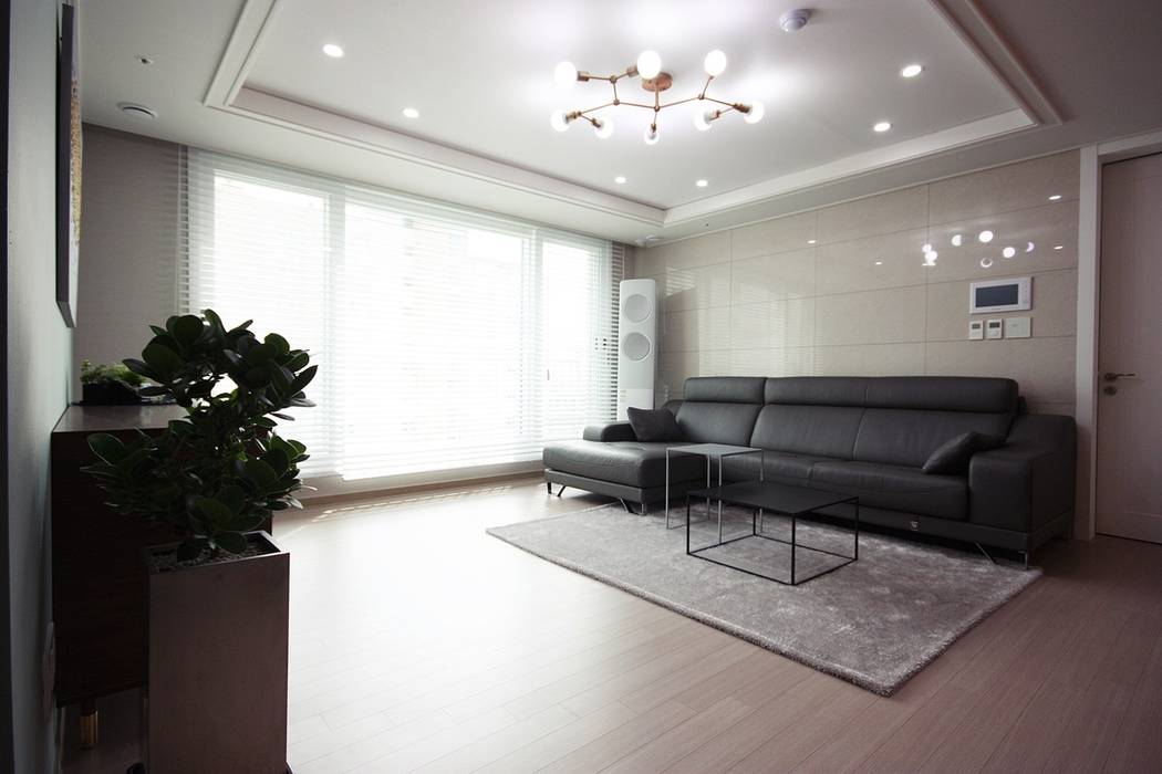 [홈라떼] 위례 38평 새아파트 TV 없는 거실 홈스타일링 , homelatte homelatte Minimalist living room