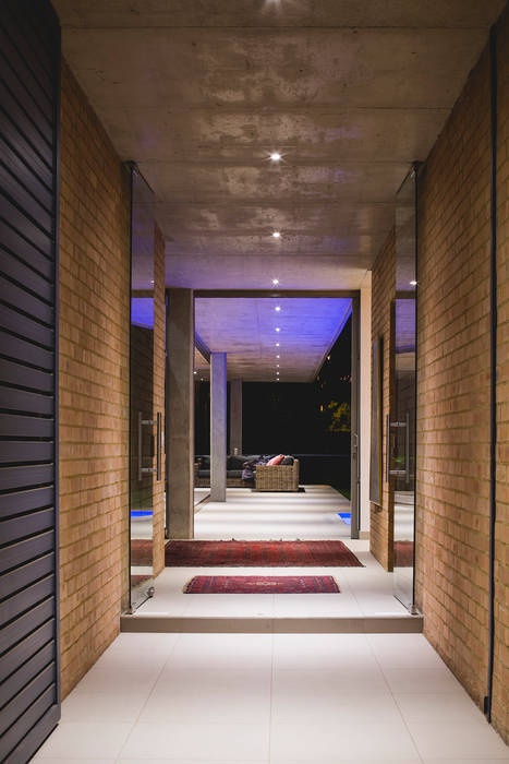 House Swart (Cameron Court Unit 1), Swart & Associates Architects Swart & Associates Architects Modern Corridor, Hallway and Staircase