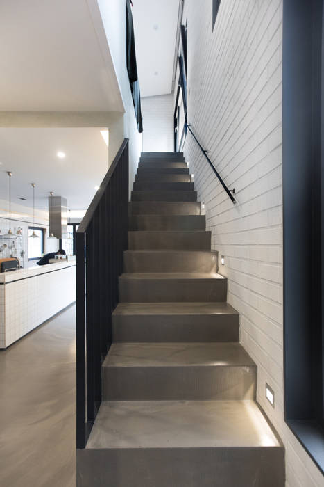 Trace House , 미우가 디자인 스튜디오 미우가 디자인 스튜디오 Pasillos, vestíbulos y escaleras de estilo industrial