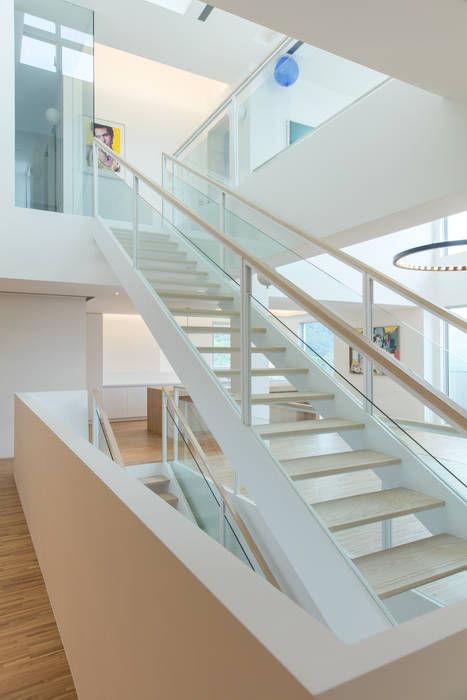 陽明山鄭宅 House C, 何侯設計 Ho + Hou Studio Architects 何侯設計 Ho + Hou Studio Architects Minimalist corridor, hallway & stairs