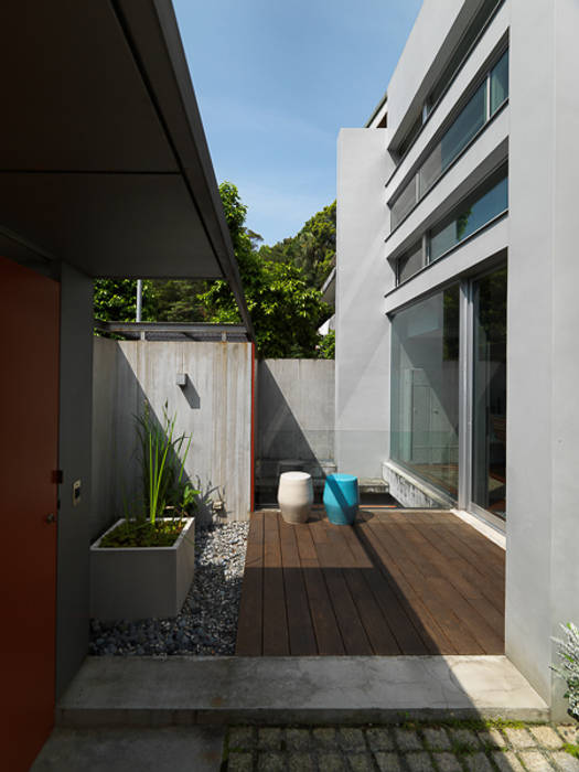 何宅 House H, 何侯設計 Ho + Hou Studio Architects 何侯設計 Ho + Hou Studio Architects 現代房屋設計點子、靈感 & 圖片