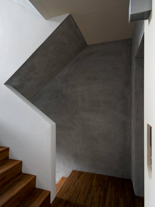 何宅 House H, 何侯設計 Ho + Hou Studio Architects 何侯設計 Ho + Hou Studio Architects Modern Corridor, Hallway and Staircase