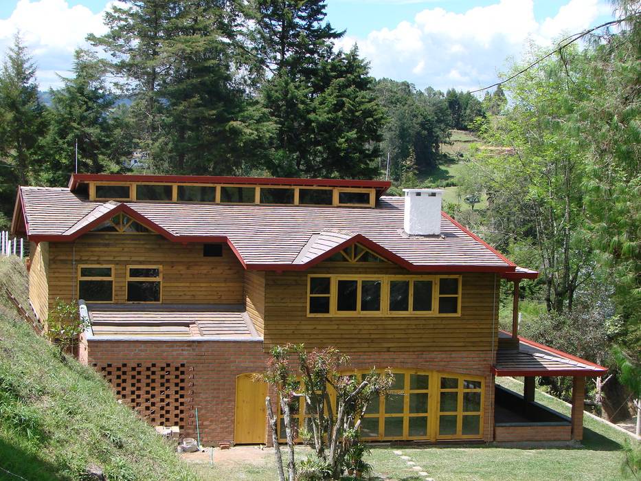 Casa de Campo, Guarne - Antioquia, @tresarquitectos @tresarquitectos Будинки