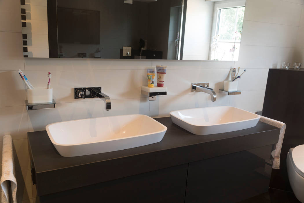 Kundenbad in Wadern, BOOR Bäder, Fliesen, Sanitär BOOR Bäder, Fliesen, Sanitär Modern style bathrooms Tiles