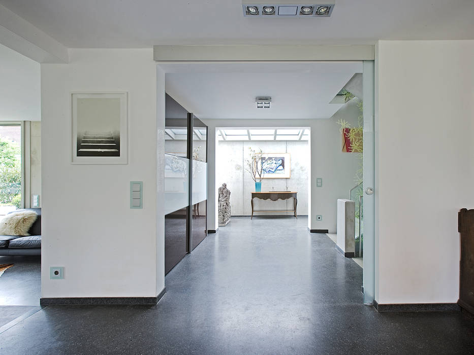Wohnhaus M1 in Bad Boll , Gaus Architekten Gaus Architekten Modern Corridor, Hallway and Staircase