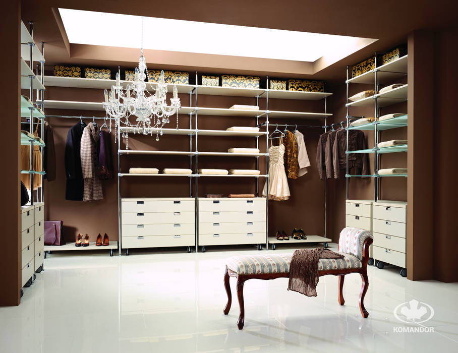 Aranżacje garderoby - Komandor, Komandor - Wnętrza z charakterem Komandor - Wnętrza z charakterem Modern dressing room Chipboard Wardrobes & drawers