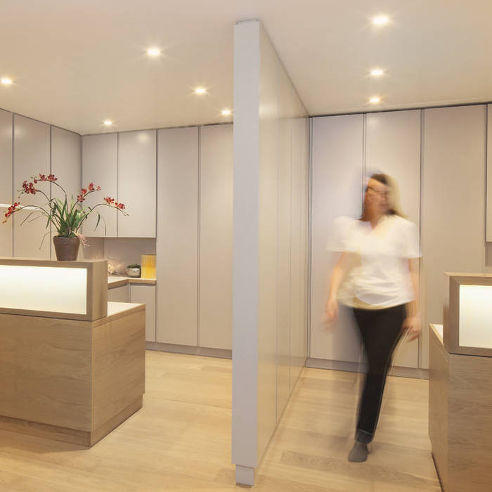 View of reception Studio 29 Architects ltd Commercial spaces Wood Wood effect Clinics