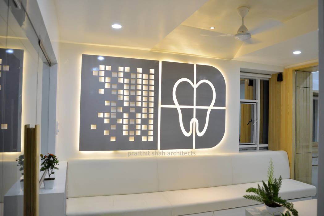 Dental Clinic Logo Design prarthit shah architects Other spaces Other artistic objects
