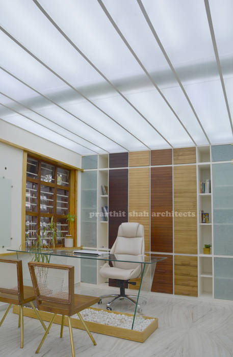 Architect's Office and Home @ Sarvodaya First Floor, prarthit shah architects prarthit shah architects Commercial spaces Office spaces & stores