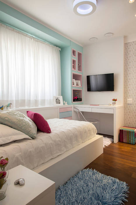 Eclectic style bedroom by Espaço Alessandra Luz Casa & Jardim Eclectic