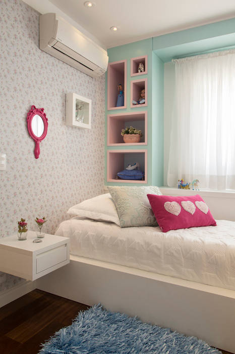 Eclectic style bedroom by Espaço Alessandra Luz Casa & Jardim Eclectic