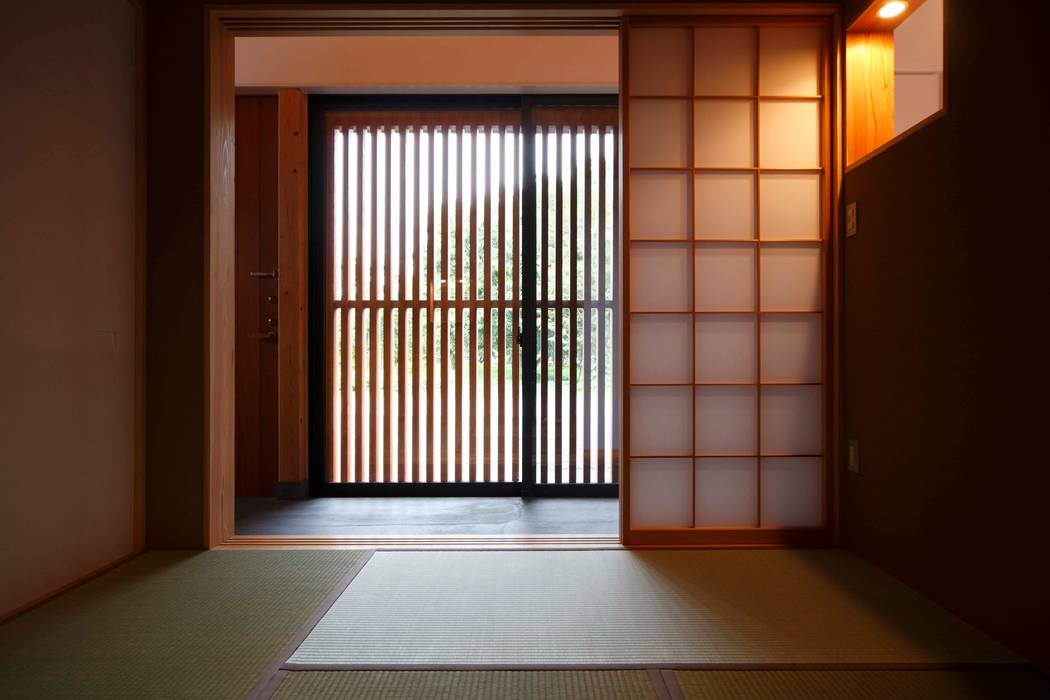 和室と格子戸 藤井伸介建築設計室 和風デザインの 多目的室 Homify 和室と格子戸 藤井伸介建築設計室 和風デザインの 多目的室 Homify