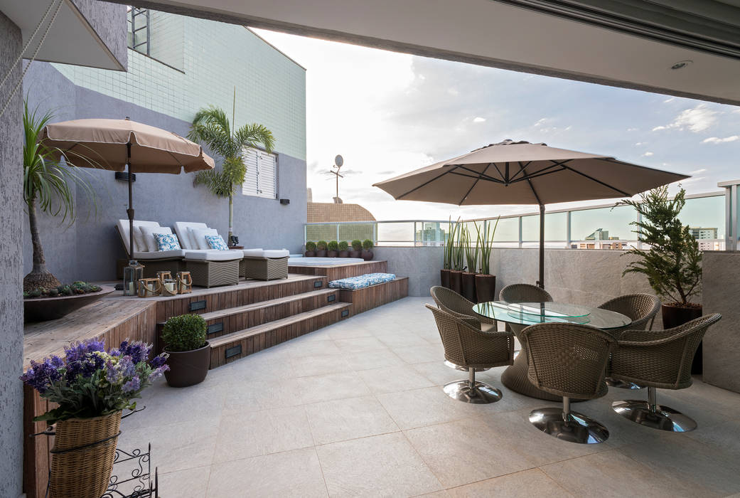 homify Balcones y terrazas modernos