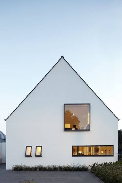 Modern und lichtdurchflutet: Einfamilienhaus am Stadtrand, Falke Architekten Falke Architekten Casas minimalistas