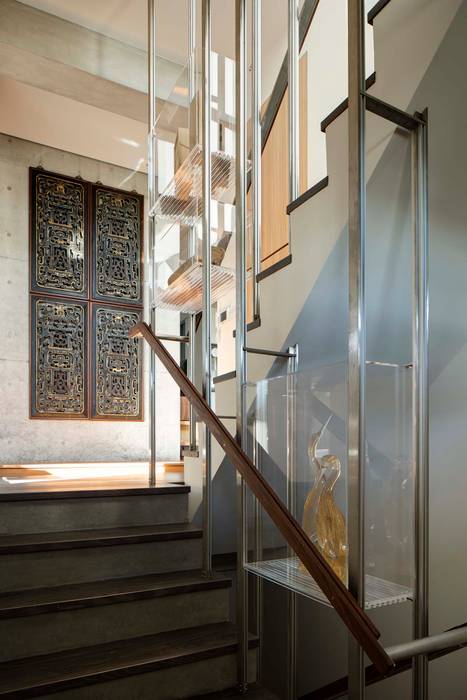 進門抬頭 前置建築 Preposition Architecture Modern Corridor, Hallway and Staircase
