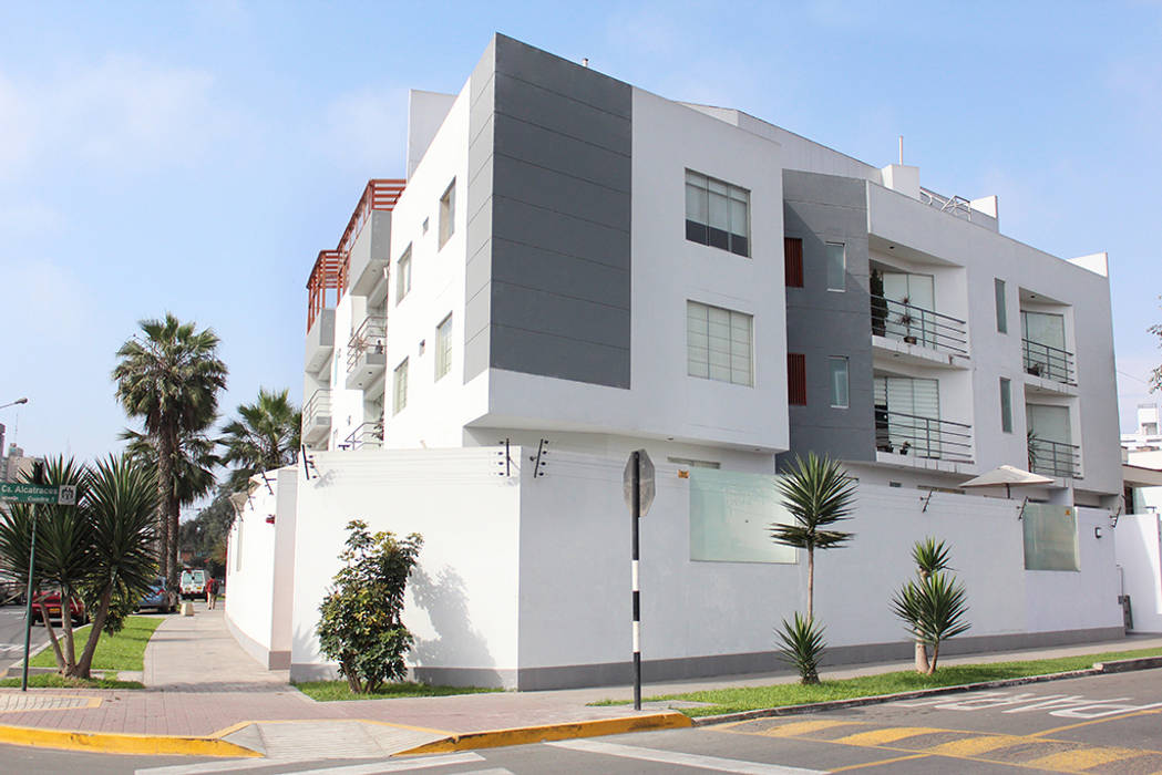 Residencial Las Garzas, Soluciones Técnicas y de Arquitectura Soluciones Técnicas y de Arquitectura Casas de estilo minimalista