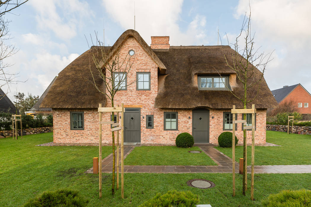 Homestaging reetdachhaus mit pool in westerland auf sylt, home staging