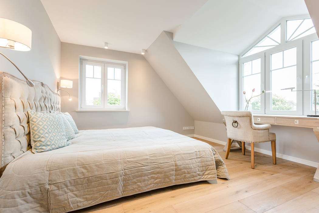 Einrichtung Musterwohnung in Westerland auf Sylt, Home Staging Sylt GmbH Home Staging Sylt GmbH ห้องนอน