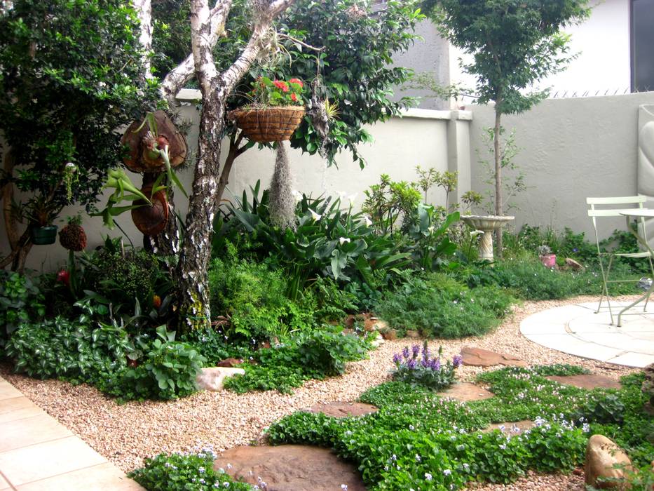 Small Garden Spaces Young Landscape Design Studio Modern Garden small courtyard,gravel path,informal garden,small garden