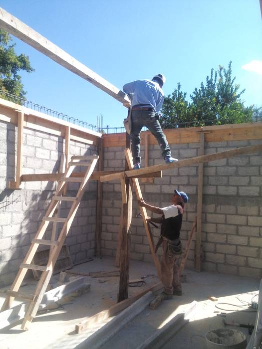 ​Cimbrado para colocación de losa aligerada por medio de vigueta pretensada y bovedilla de poliestireno. taller garcia arquitectura integral Comedores de estilo rural