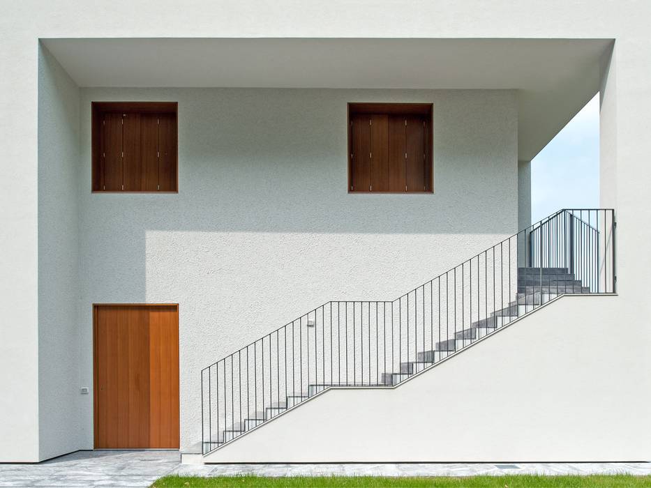 casa GD a Missaglia, Lc (2015), sergio fumagalli architetto sergio fumagalli architetto Modern windows & doors