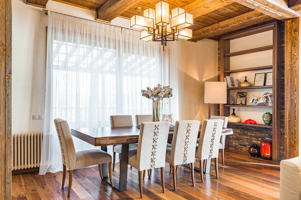 Дом с элементами шале , ARK BURO ARK BURO Eclectic style dining room Wood Wood effect
