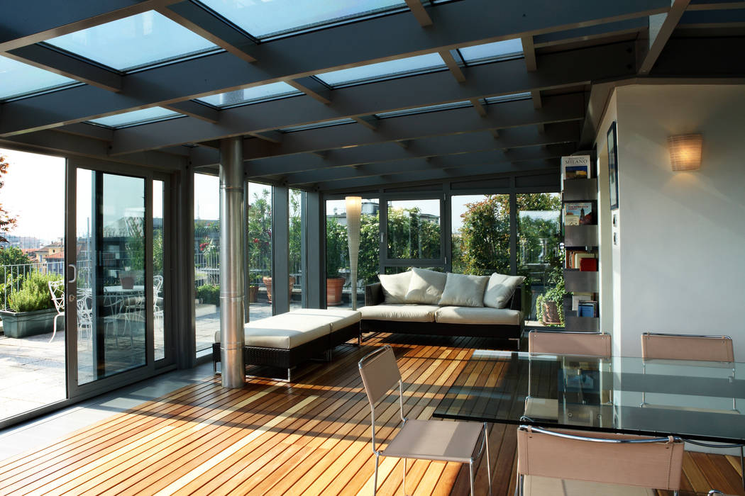 UN GIARDINO D'INVERNO A MILANO, T+T ARCHITETTURA T+T ARCHITETTURA Modern style conservatory