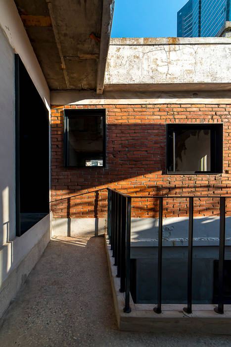 성수동 리모델링 SSD 22, atelier longo 아뜰리에 롱고 atelier longo 아뜰리에 롱고 Modern houses Bricks