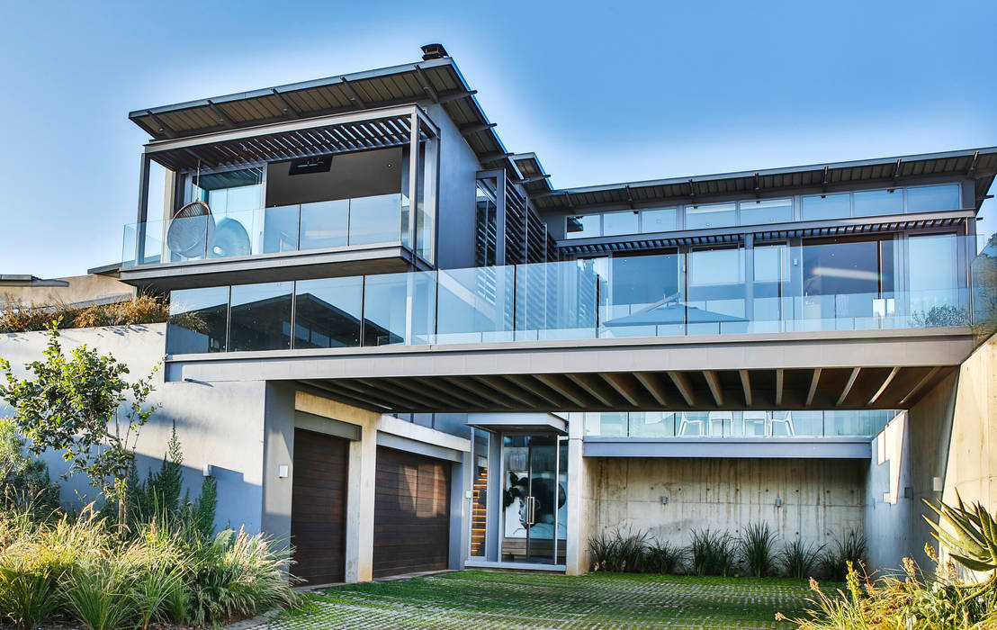 House Pautz homify Modern houses Concrete garage door,glass facade,sliding door,loft style