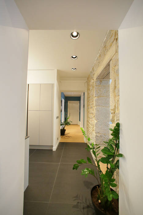 Agencement Et Amenagement D Un Couloir De Circulation Myriam Wozniak Architecture Et Decoration Couloir Entree Escaliers Modernes Homify
