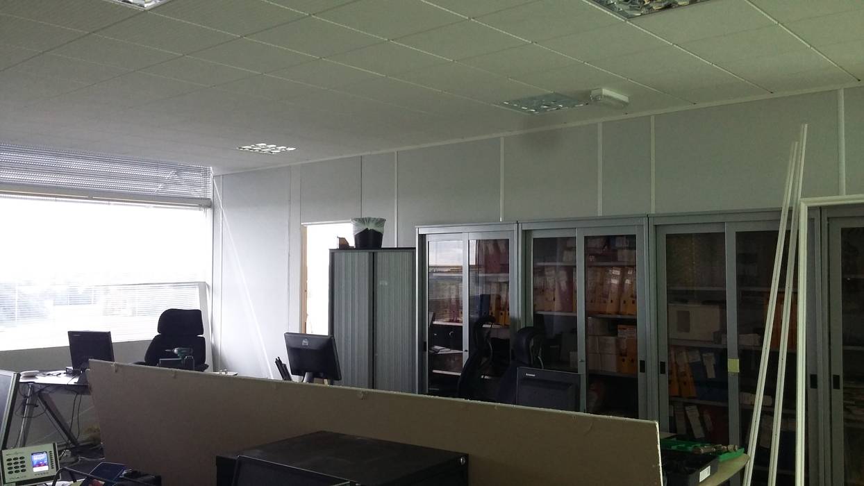 Office Refurbishment, Stanstead Airport, Gr8 Interiors Gr8 Interiors Commercial spaces Airports