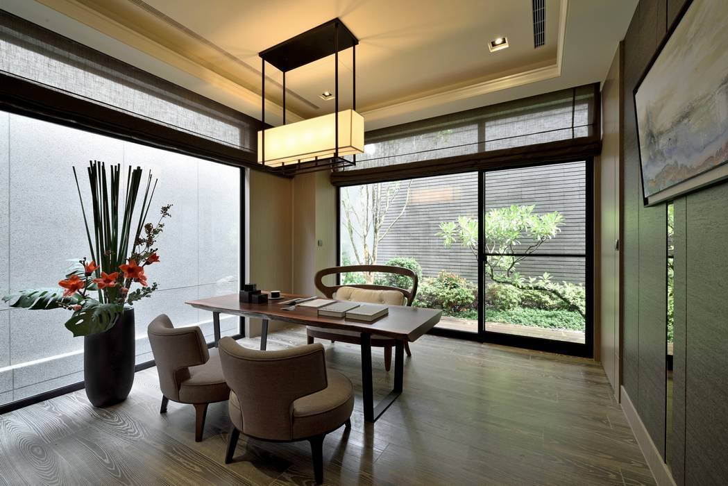 A cozy villa that enables you to escape life’s hustle!, 十邑設計 王勝正 Posamo Design 十邑設計 王勝正 Posamo Design Eclectic style living room