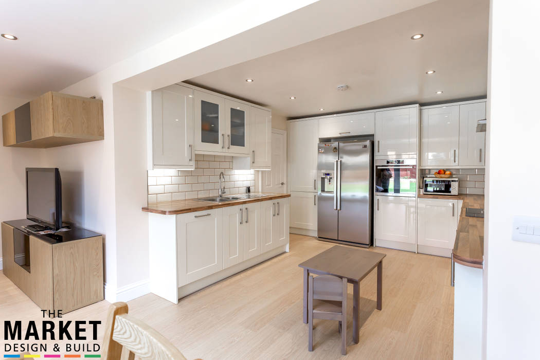A lovely, spacious modern kitchen extension homify Nhà bếp phong cách hiện đại