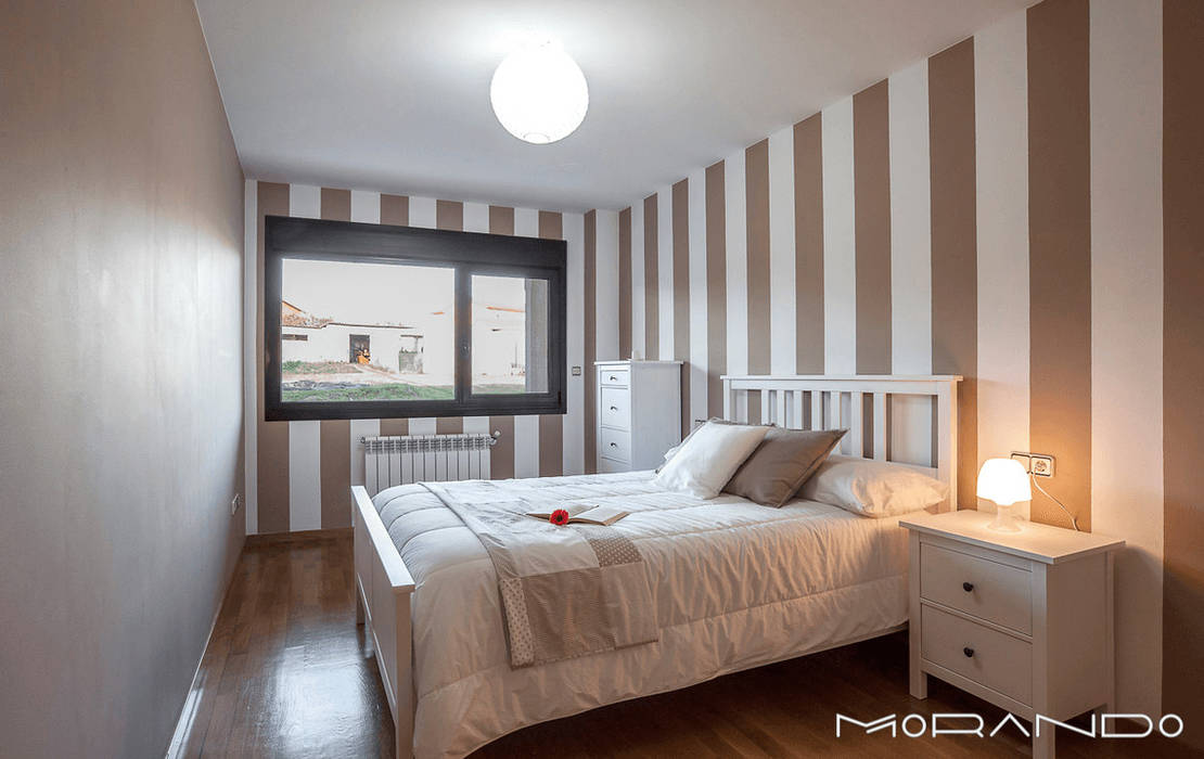 CHALET EN CHAS - COIROS (A CORUÑA) homify Dormitorios de estilo rústico