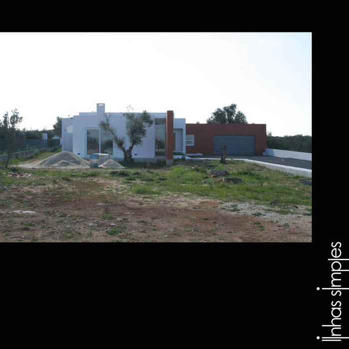 Mediterranean style house by Linhas Simples Mediterranean