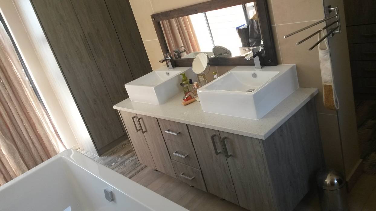 Bathroom Vanities, SCD Group SCD Group Classic style bathroom Wood Wood effect bathroom vanity,bathroom